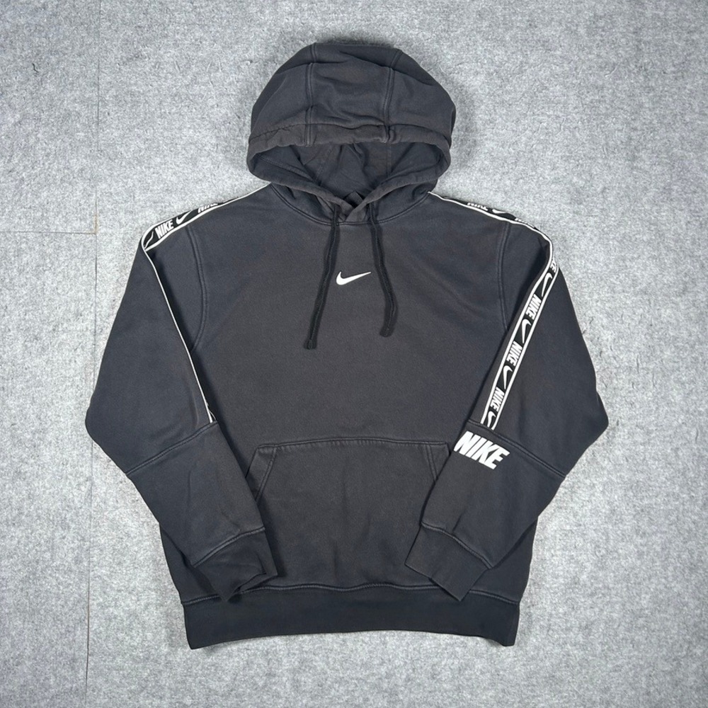 Nike hoodie Mens M Black Repeat Logo Tape Pullover Fleece Sportswear DC3304-011